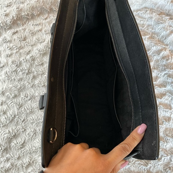 Michael Kors Snake Skin Bag - Picture 3 of 8